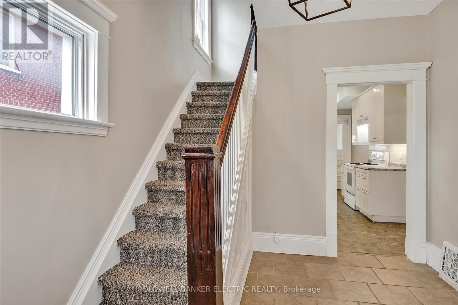 202 Braidwood Avenue, Peterborough South (West), Ontario  K9J 1V1 - Photo 24 - X12202357