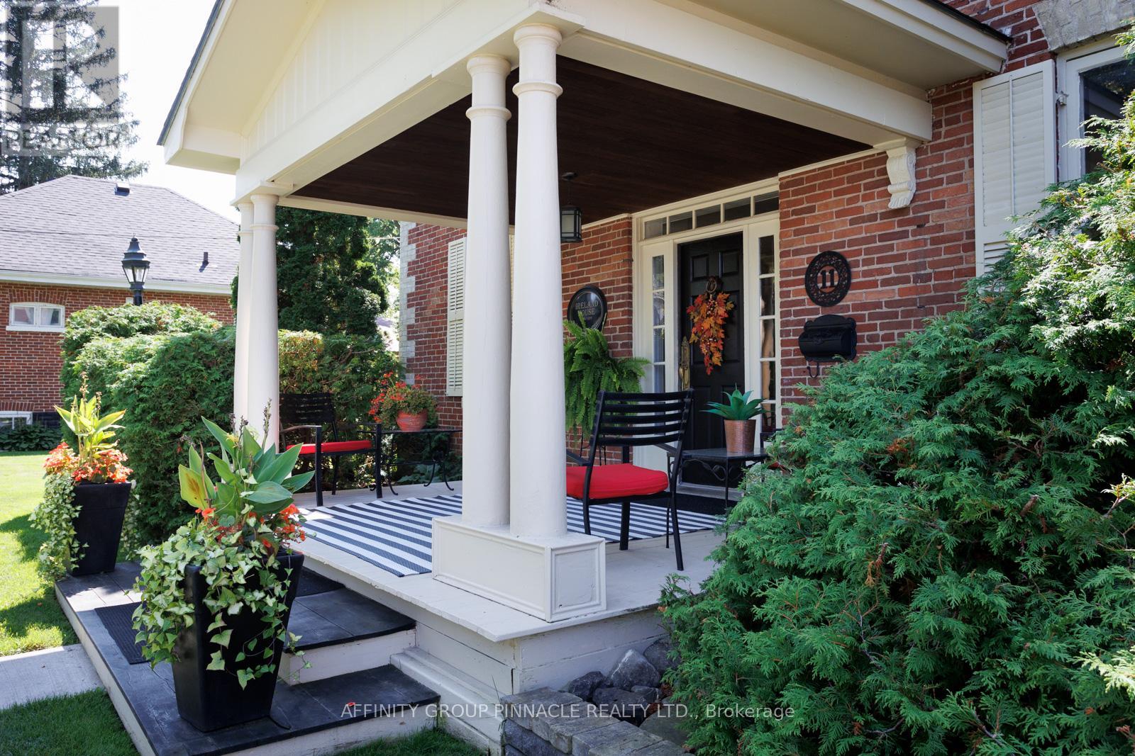 11 Mill Street, Kawartha Lakes (Lindsay), Ontario  K9V 2K7 - Photo 3 - X12202467