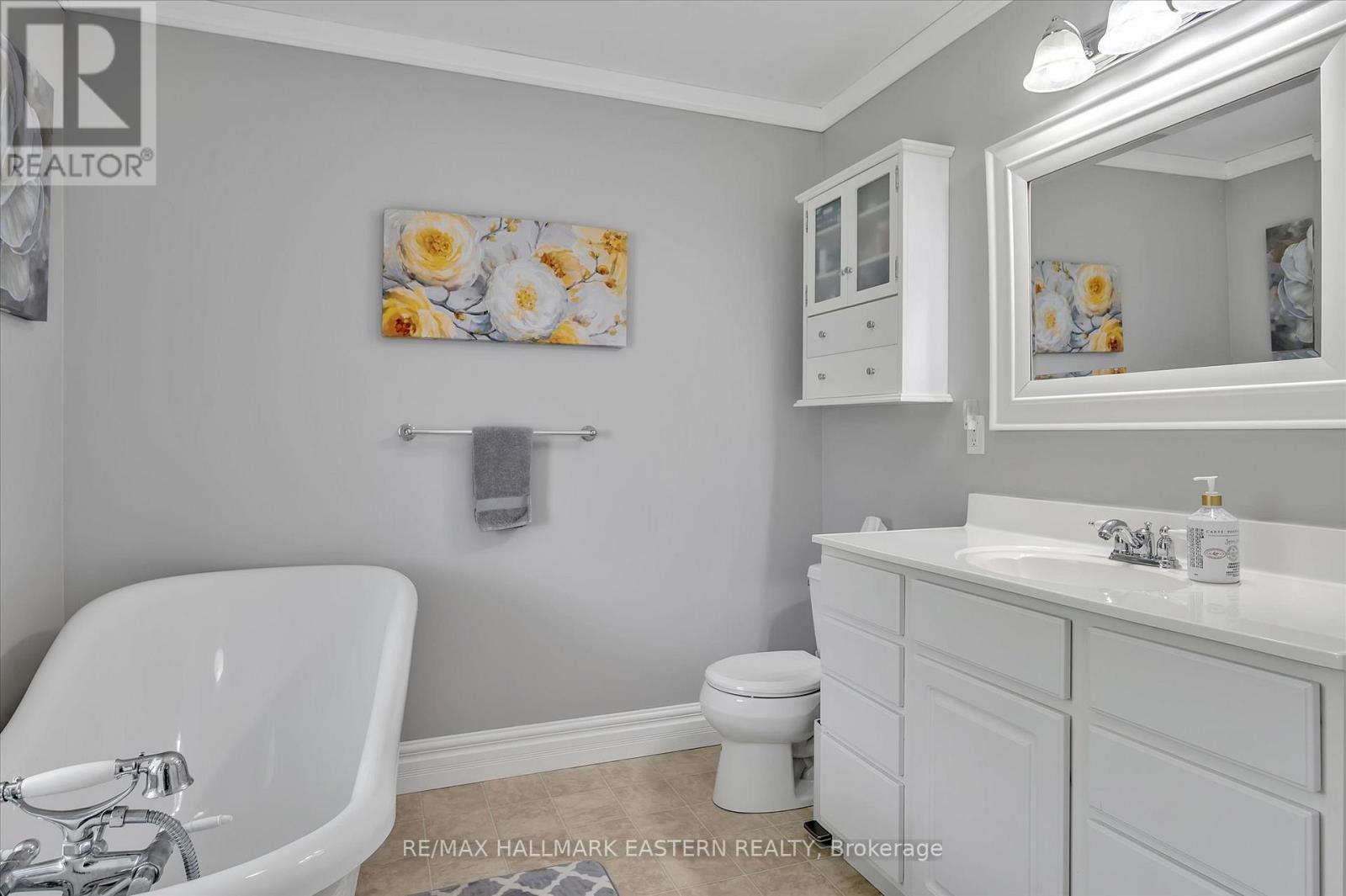 1963 Buckhorn Road, Selwyn, Ontario  K0L 2H0 - Photo 21 - X12202690