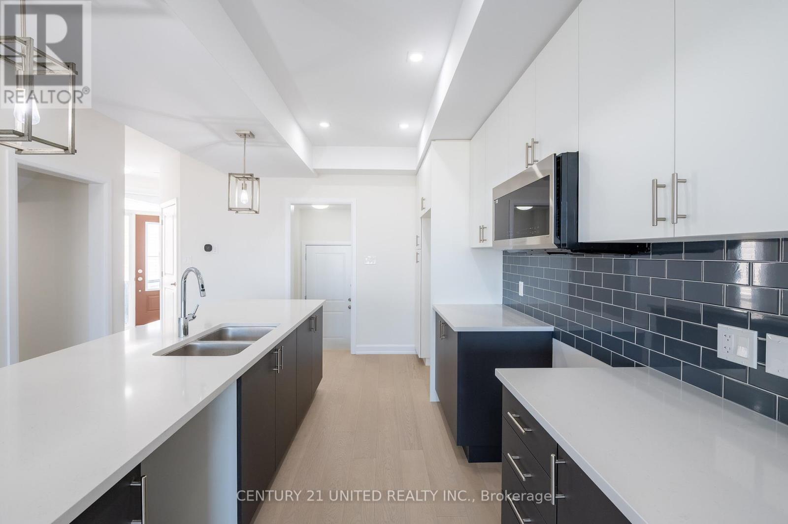 309 Mullighan Gardens, Peterborough North (North), Ontario  K9K 0G3 - Photo 5 - X12202746