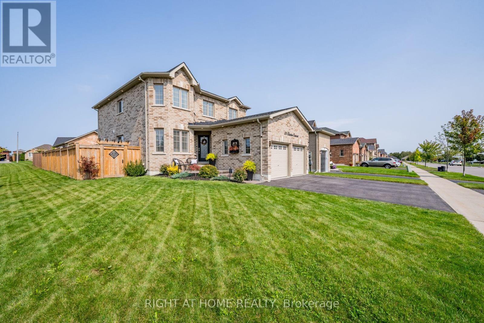 38 Claxton Crescent, Kawartha Lakes (Lindsay), Ontario  K9V 0N2 - Photo 1 - X12202966