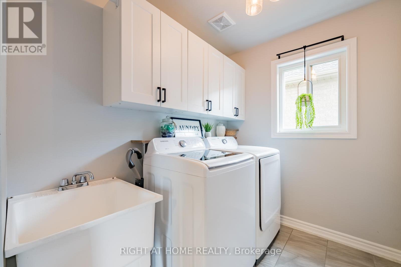 38 Claxton Crescent, Kawartha Lakes (Lindsay), Ontario  K9V 0N2 - Photo 21 - X12202966