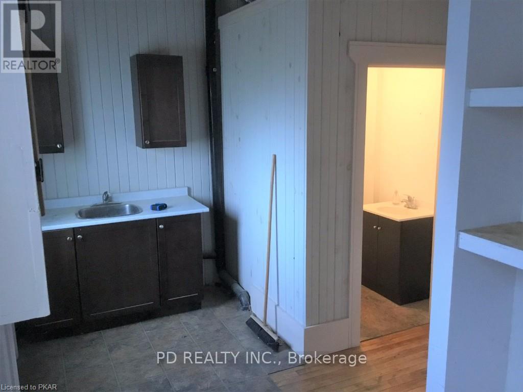 41 King Street E, Kawartha Lakes (Omemee), Ontario  K0L 2W0 - Photo 10 - X12203072