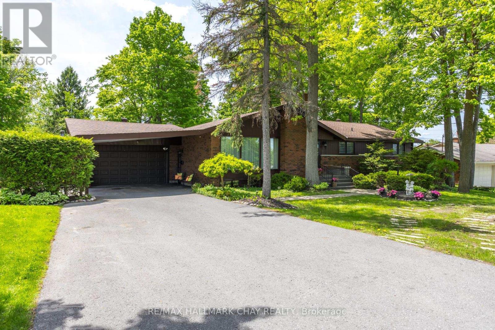 1009 Fairbairn Street, Peterborough North (South), Ontario  K9K 1C1 - Photo 1 - X12203233