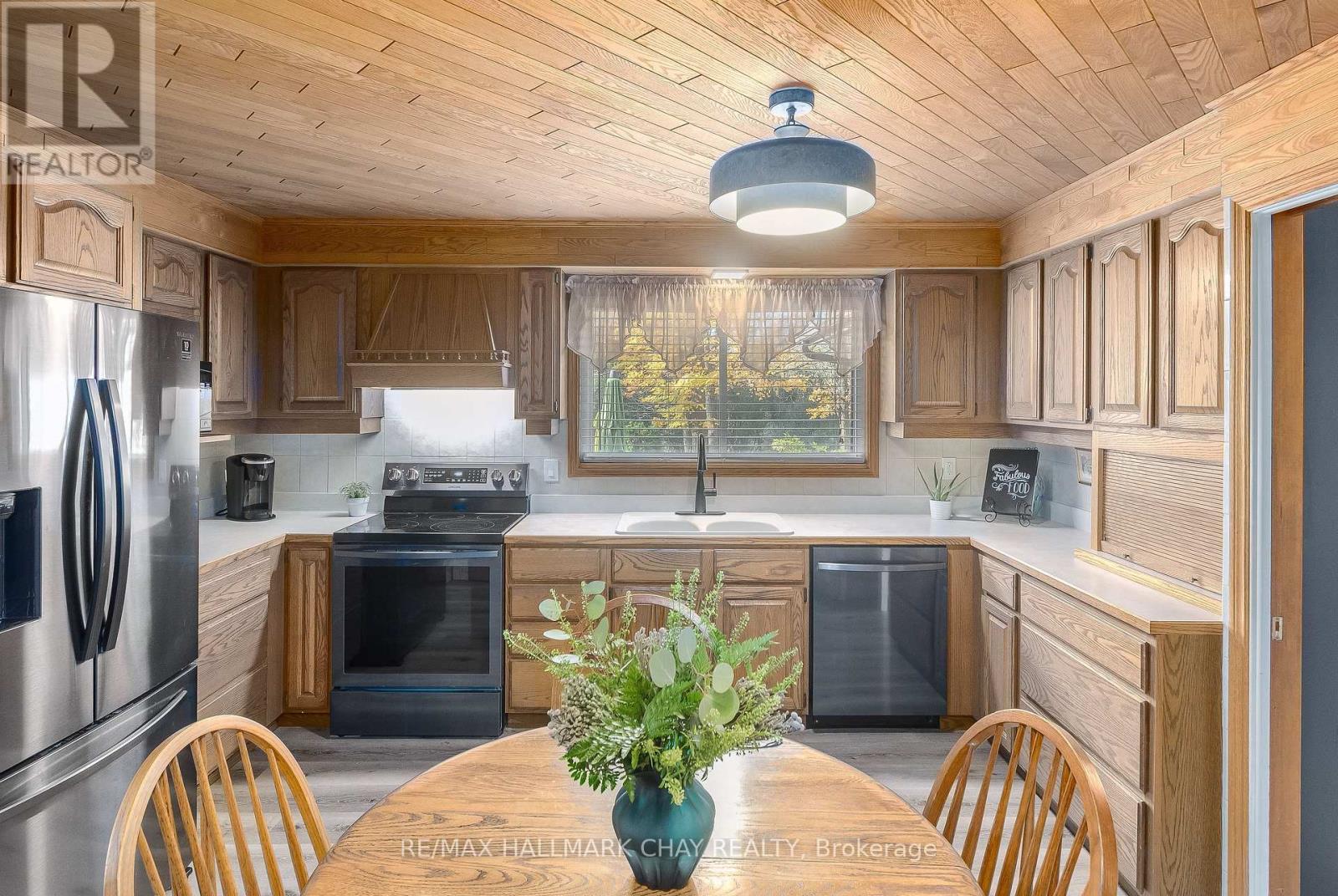 1009 Fairbairn Street, Peterborough North (South), Ontario  K9K 1C1 - Photo 12 - X12203233