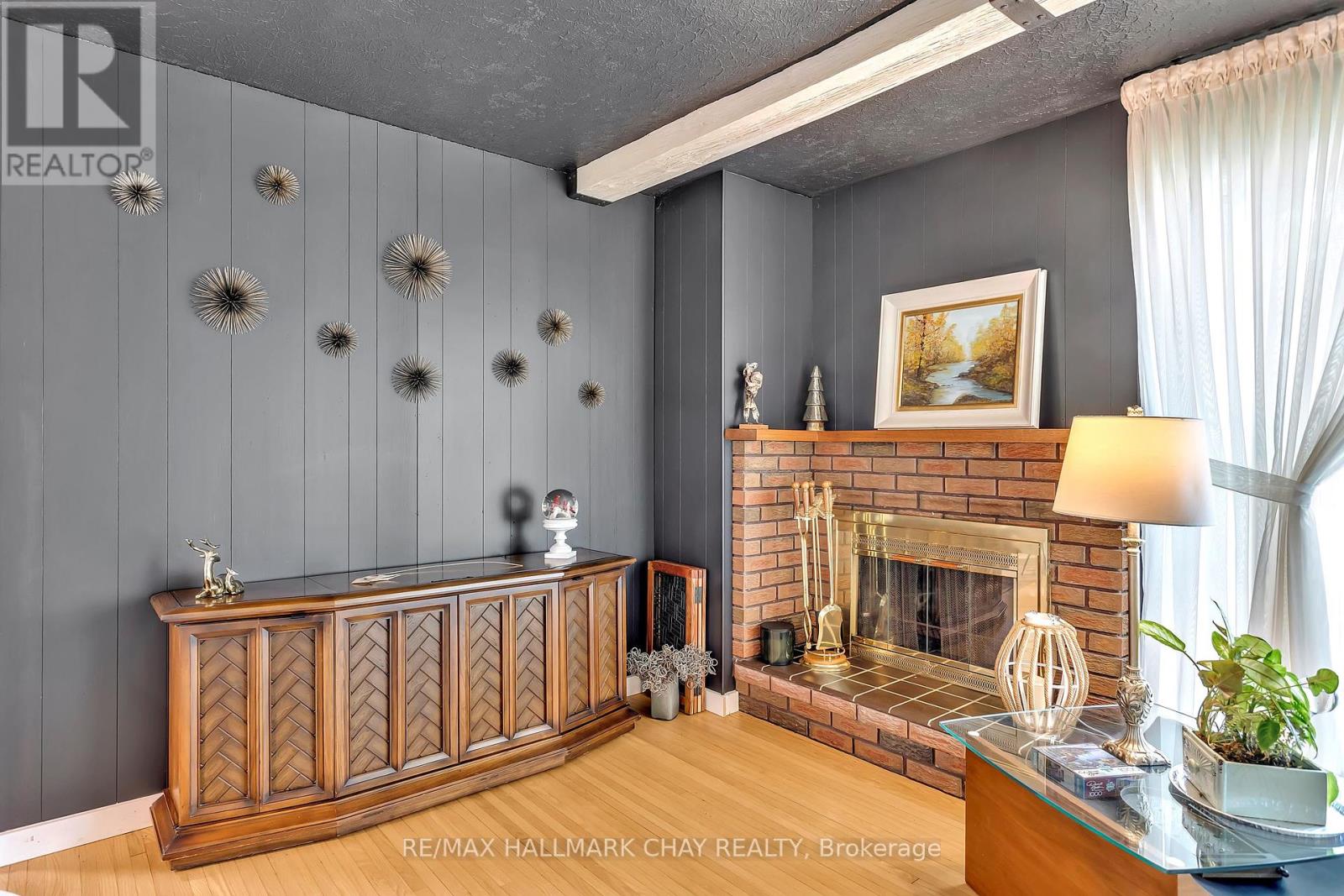 1009 Fairbairn Street, Peterborough North (South), Ontario  K9K 1C1 - Photo 6 - X12203233