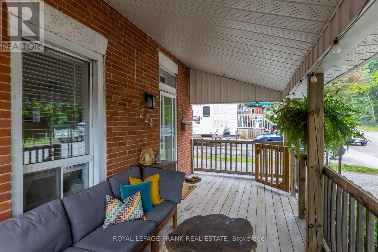 224 Munroe Avenue, Peterborough East (Central), Ontario  K9H 1H8 - Photo 3 - X12204522