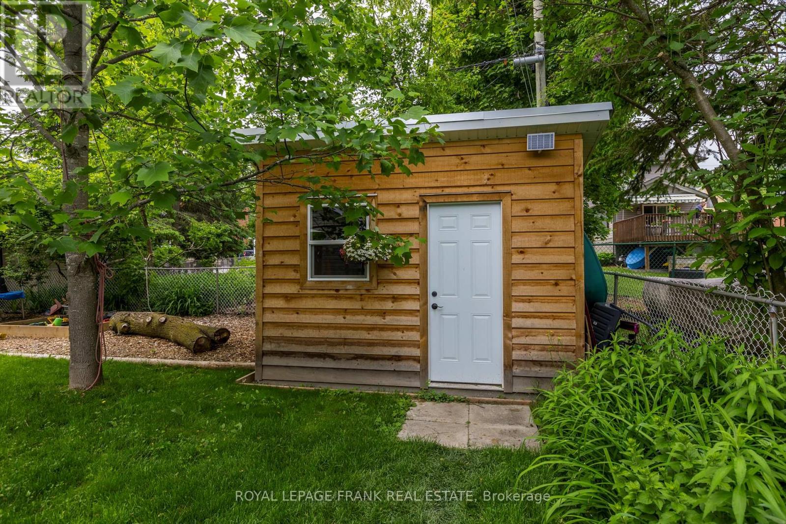 224 Munroe Avenue, Peterborough East (Central), Ontario  K9H 1H8 - Photo 39 - X12204522