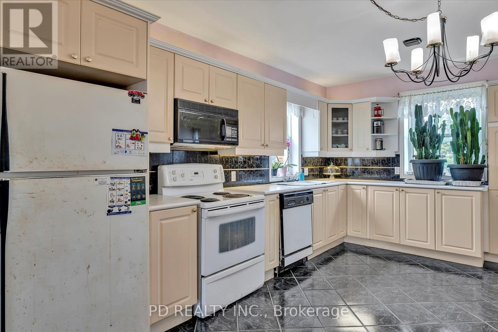 2449 Queen Mary Street, Cavan Monaghan (Cavan Twp), Ontario  L0A 1C0 - Photo 23 - X12205016