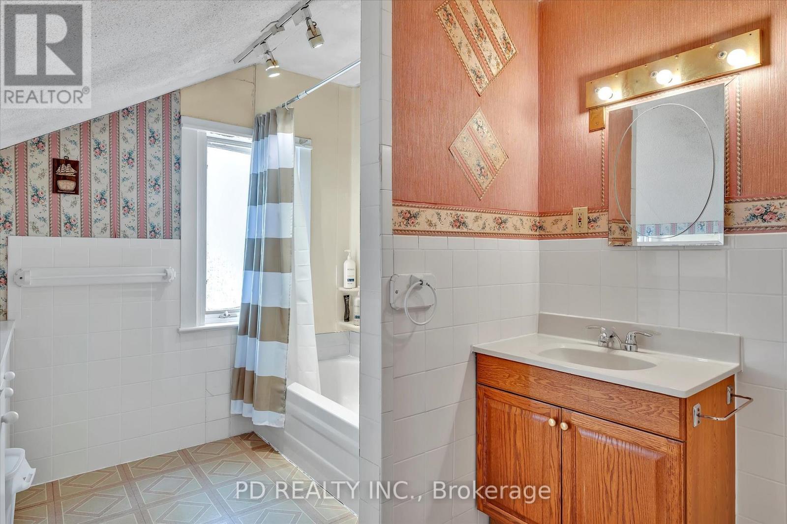2449 Queen Mary Street, Cavan Monaghan (Cavan Twp), Ontario  L0A 1C0 - Photo 37 - X12205016