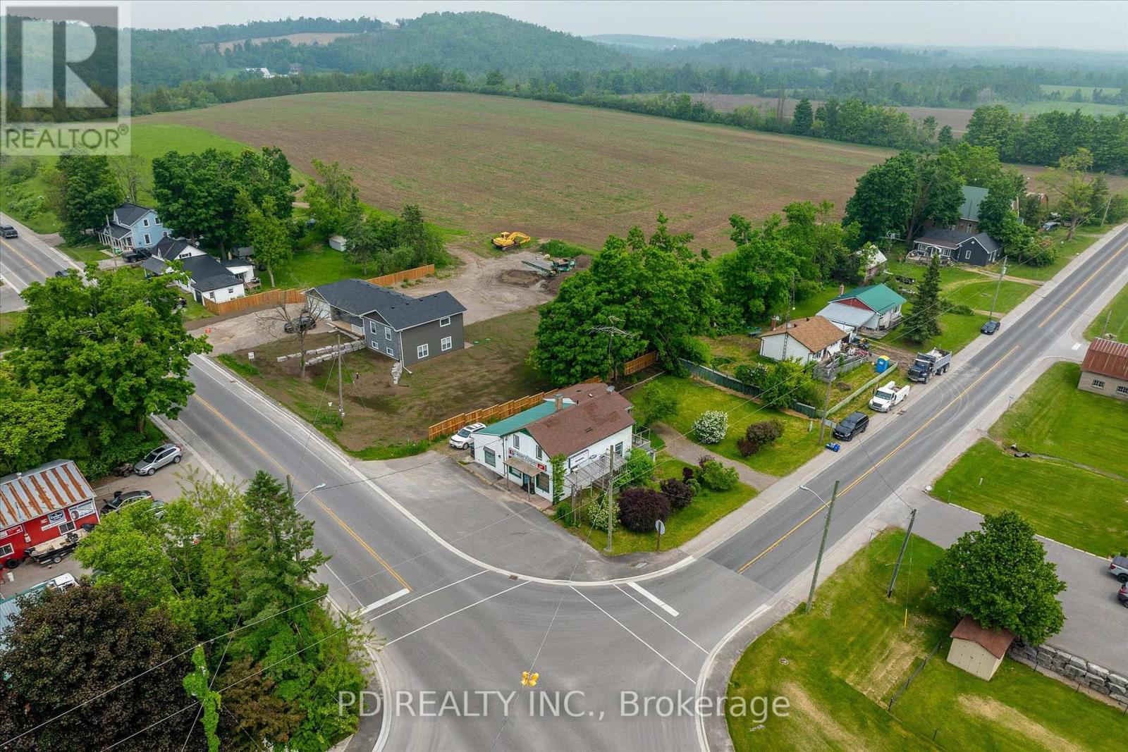 2449 Queen Mary Street, Cavan Monaghan (Cavan Twp), Ontario  L0A 1C0 - Photo 8 - X12205016