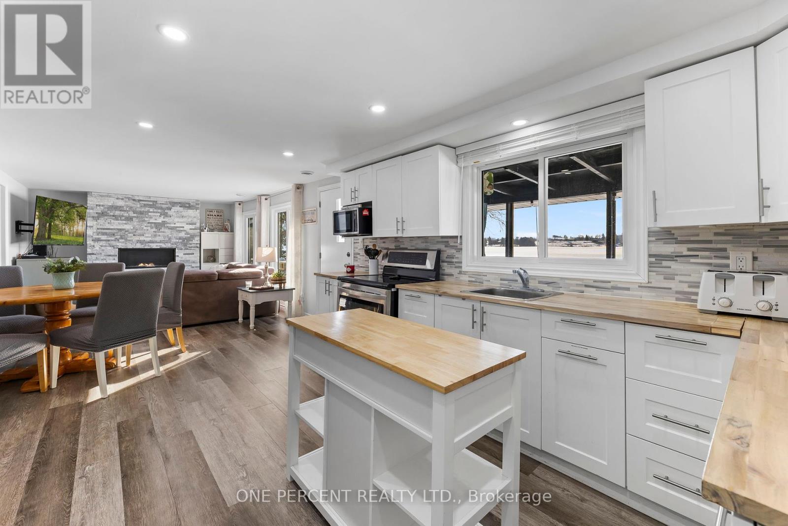 9 Charlotte Crescent, Kawartha Lakes (Emily), Ontario  K0L 2W0 - Photo 12 - X12205478