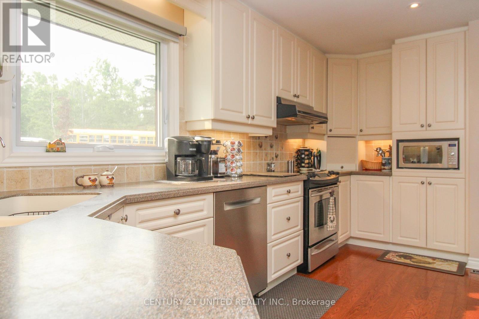 219 Arnott Drive, Selwyn, Ontario  K0L 1T0 - Photo 10 - X12206287