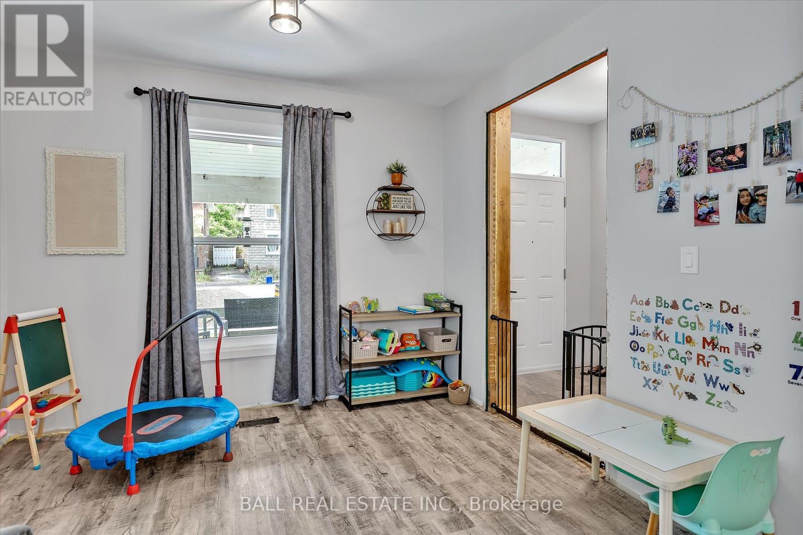 576 Bethune Street, Peterborough Central (North), Ontario  K9H 3Z8 - Photo 7 - X12206343