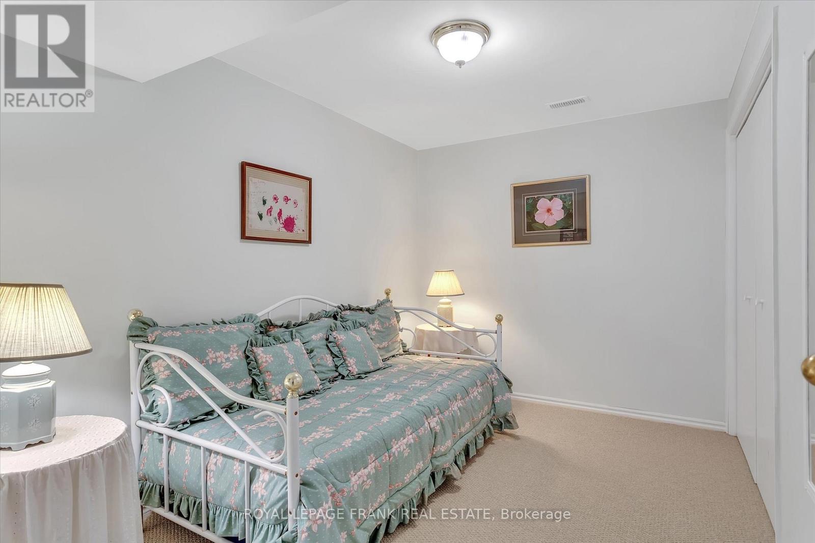 1083 Danita Boulevard, Peterborough West (North), Ontario  K9J 7K7 - Photo 33 - X12206355