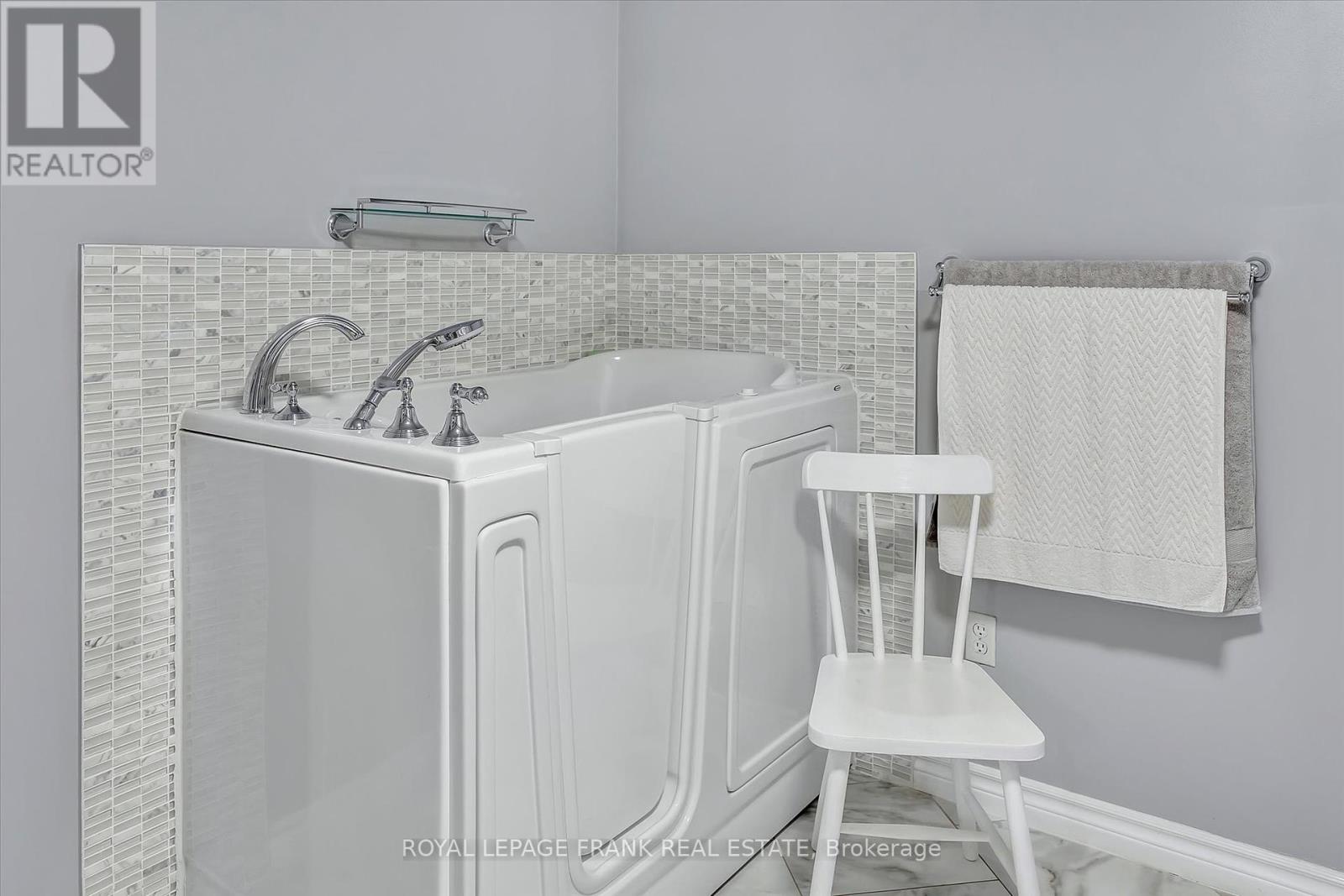 1083 Danita Boulevard, Peterborough West (North), Ontario  K9J 7K7 - Photo 35 - X12206355