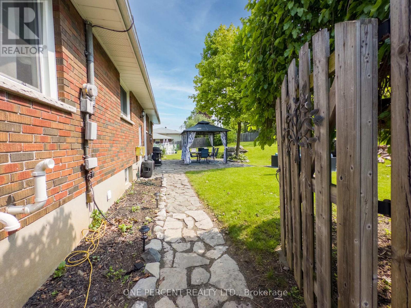 155 Cromwell Street, Trent Hills (Campbellford), Ontario  K0L 1L0 - Photo 5 - X12206114