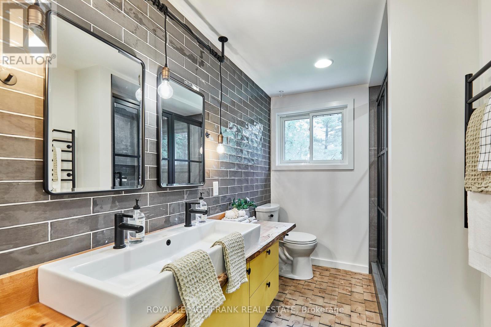 132 Coulter Drive, Kawartha Lakes (Pontypool), Ontario  L0A 1K0 - Photo 6 - X12206485