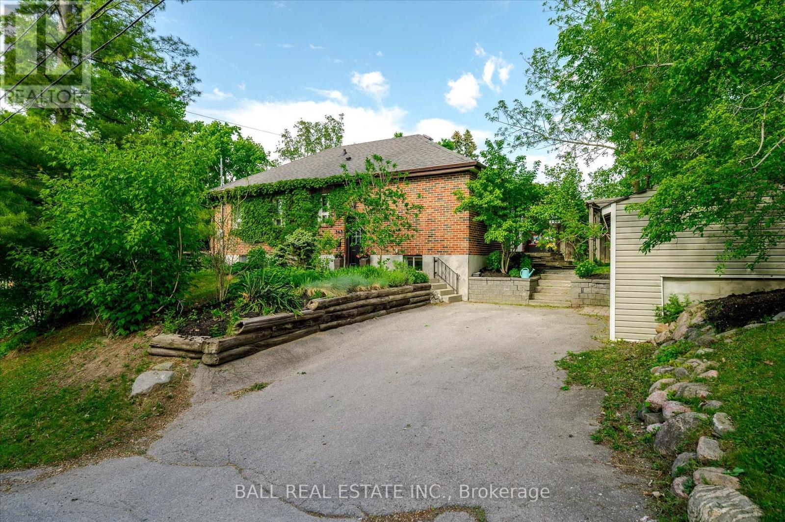 343 Euclid Avenue, Peterborough (Ashburnham), Ontario  K9H 1M7 - Photo 2 - X12207206