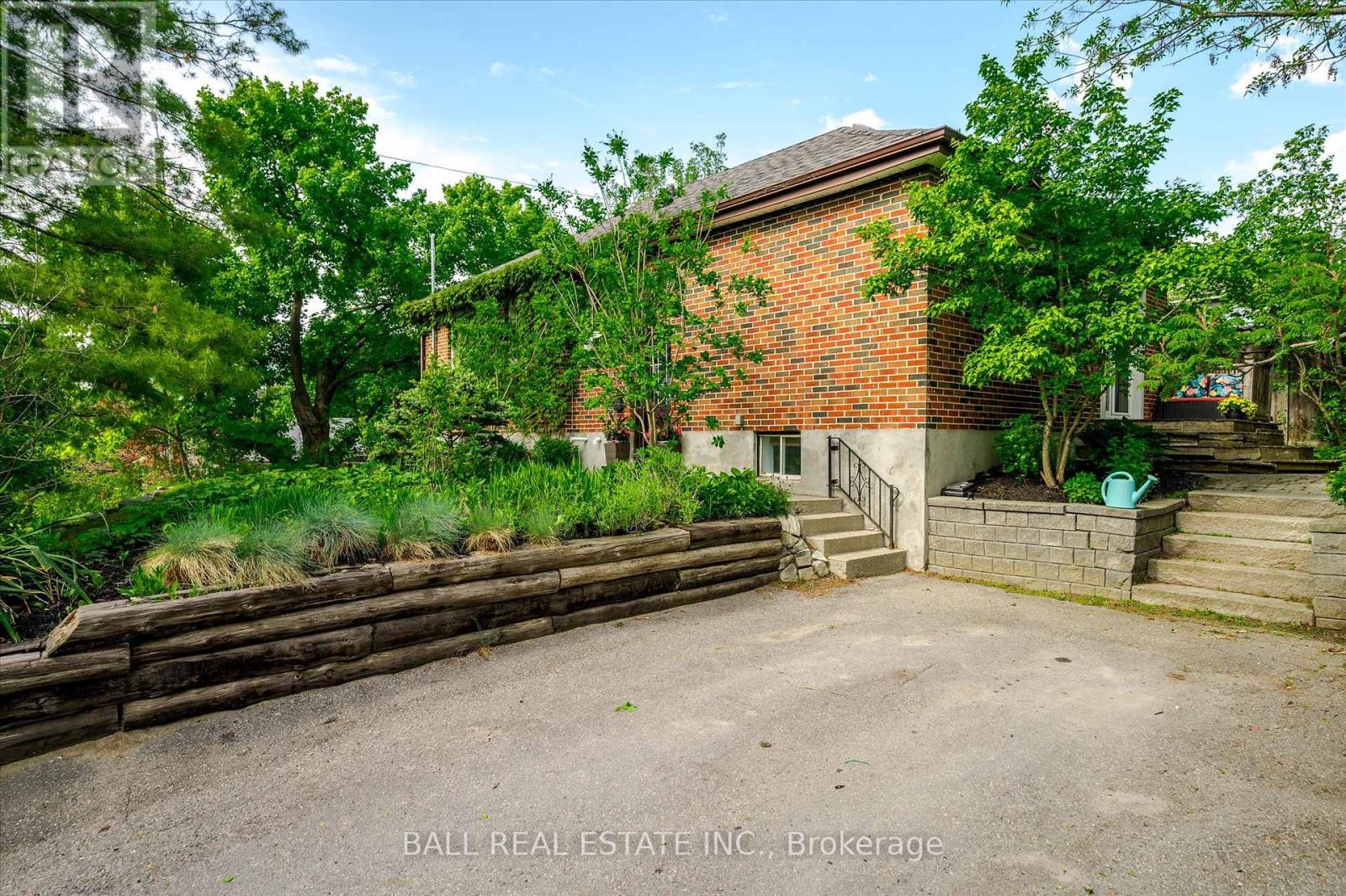 343 Euclid Avenue, Peterborough (Ashburnham), Ontario  K9H 1M7 - Photo 3 - X12207206