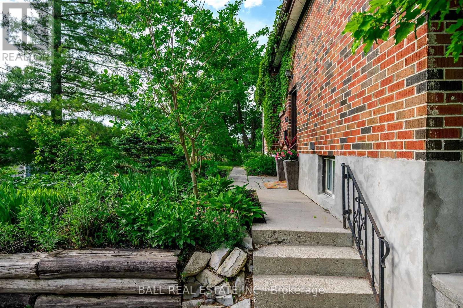 343 Euclid Avenue, Peterborough (Ashburnham), Ontario  K9H 1M7 - Photo 5 - X12207206