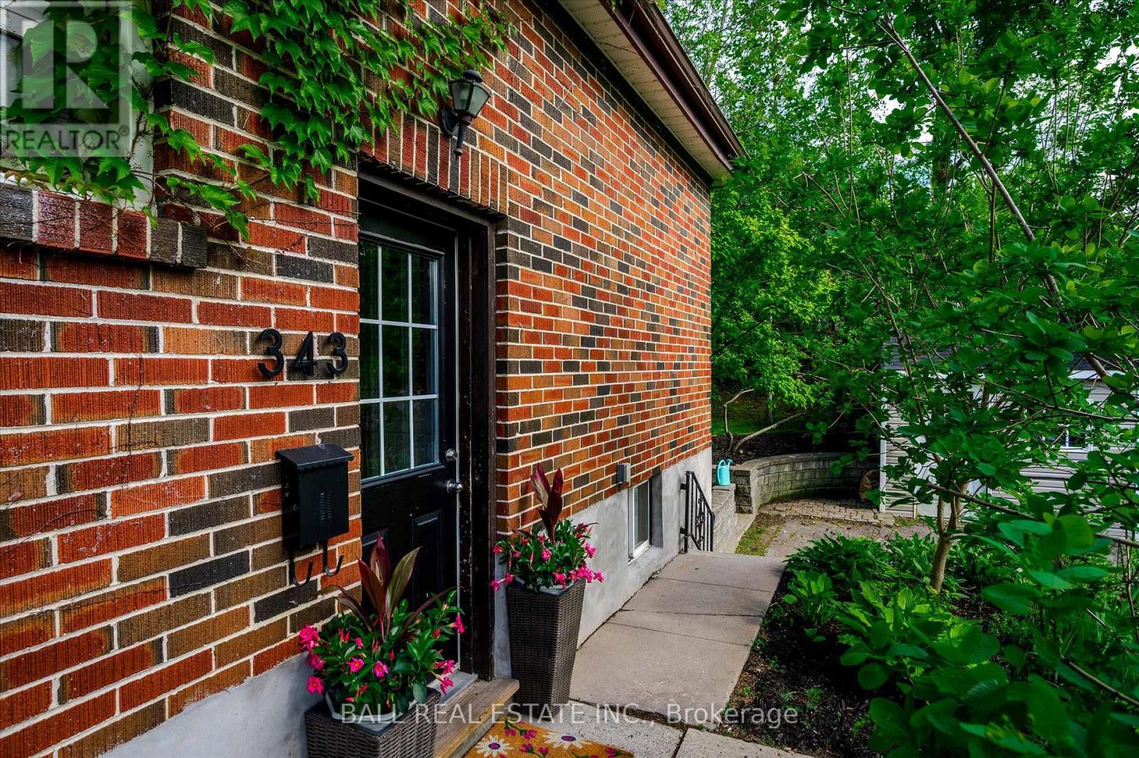 343 Euclid Avenue, Peterborough (Ashburnham), Ontario  K9H 1M7 - Photo 6 - X12207206