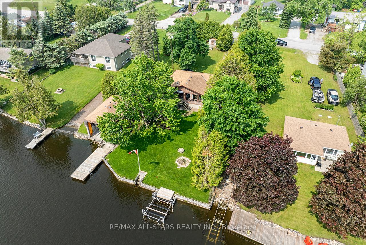 38 Riverside Drive, Kawartha Lakes (Lindsay), Ontario  K9V 0H6 - Photo 1 - X12207236