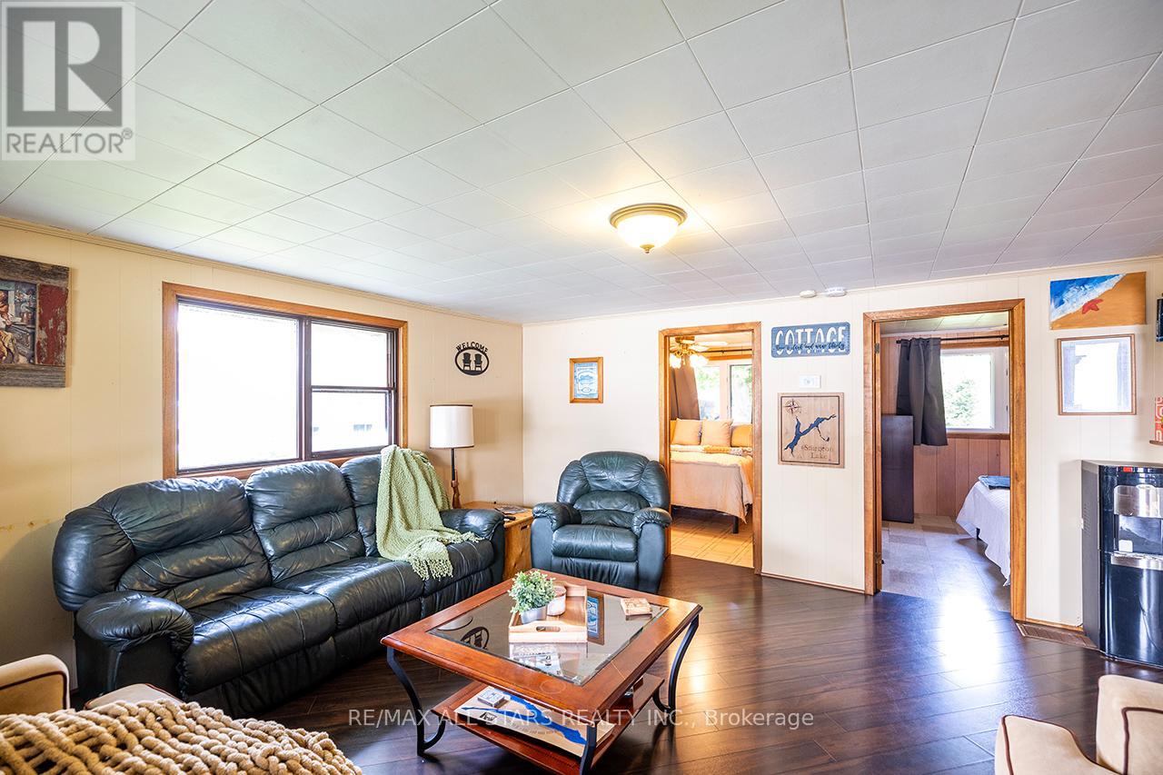 38 Riverside Drive, Kawartha Lakes (Lindsay), Ontario  K9V 0H6 - Photo 10 - X12207236