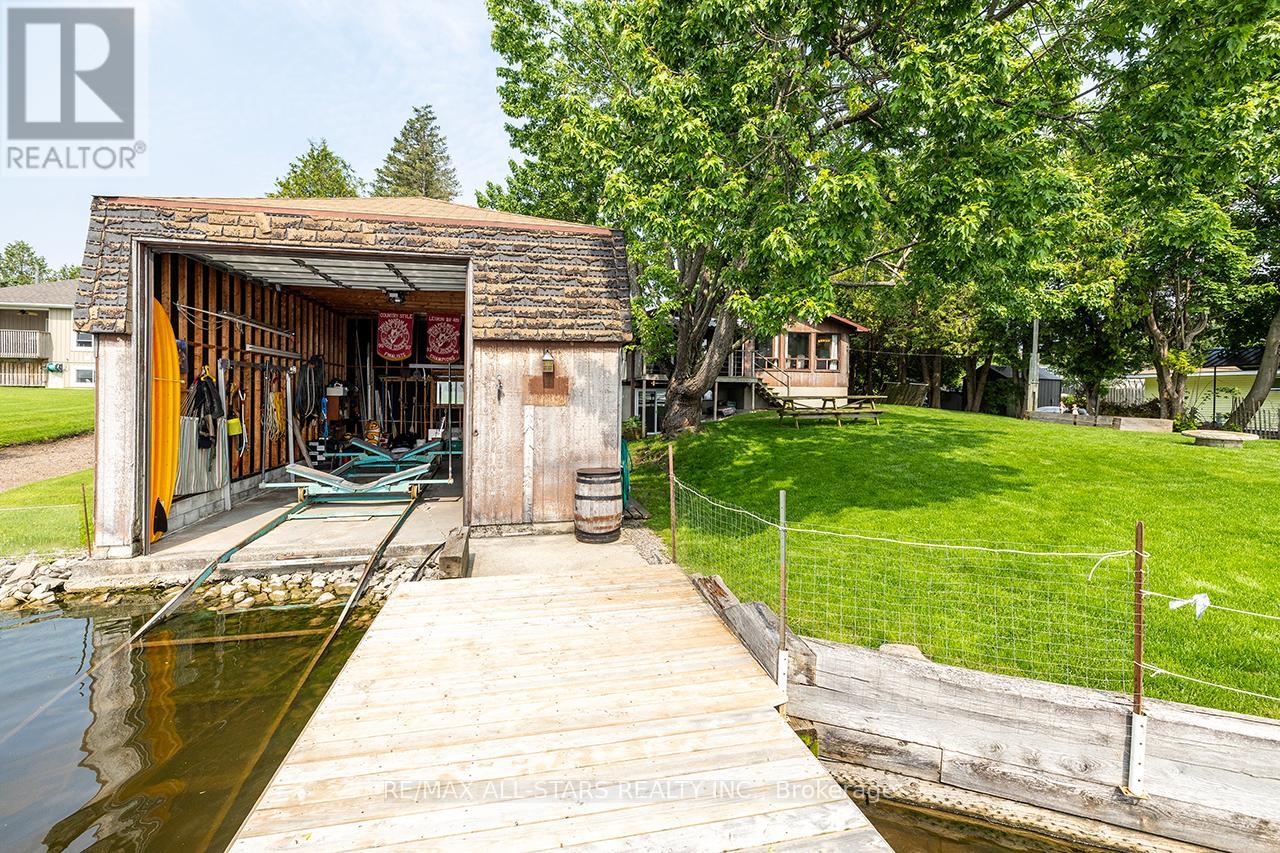 38 Riverside Drive, Kawartha Lakes (Lindsay), Ontario  K9V 0H6 - Photo 19 - X12207236