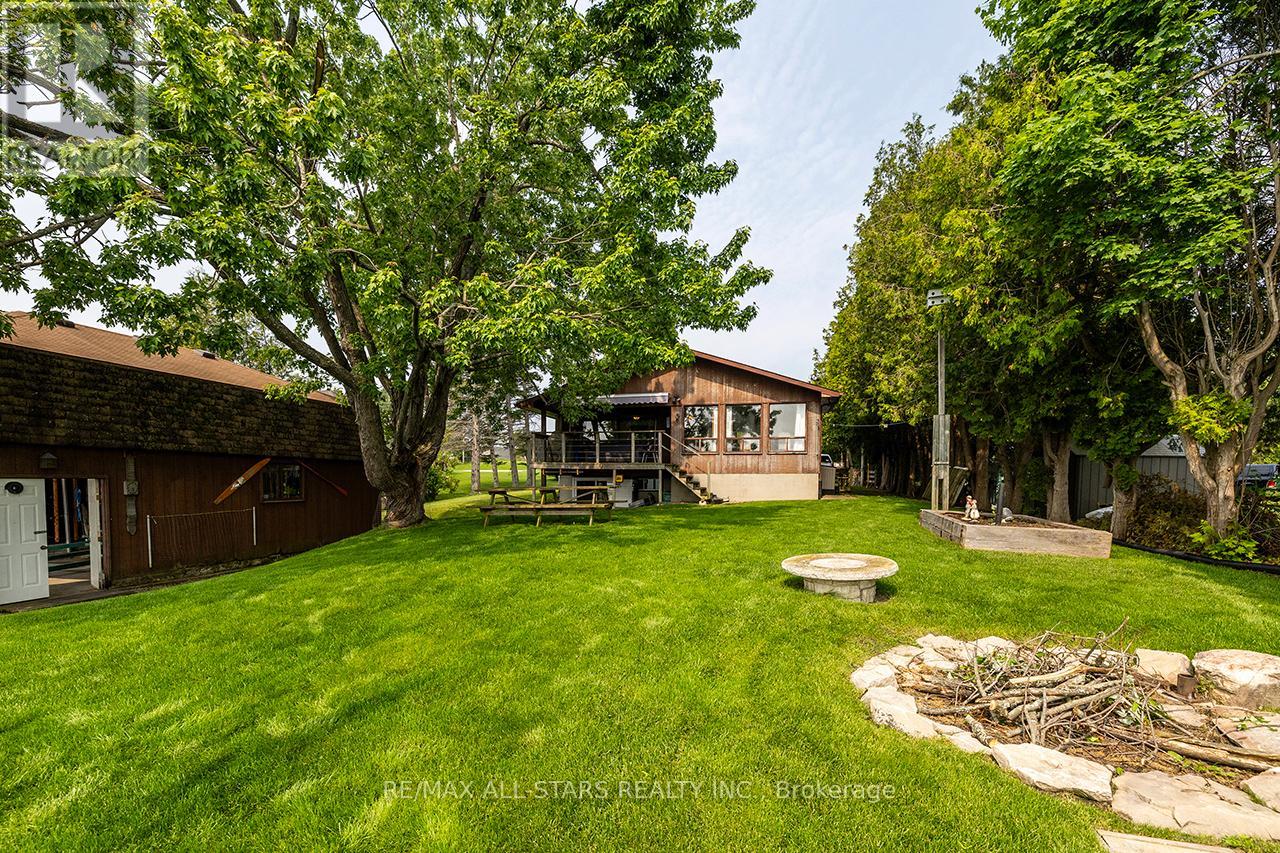 38 Riverside Drive, Kawartha Lakes (Lindsay), Ontario  K9V 0H6 - Photo 2 - X12207236