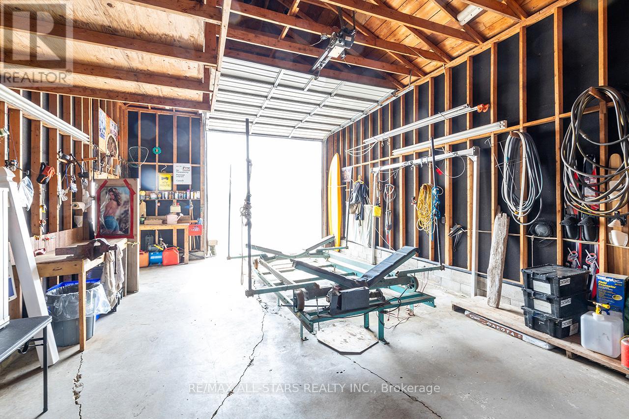 38 Riverside Drive, Kawartha Lakes (Lindsay), Ontario  K9V 0H6 - Photo 21 - X12207236