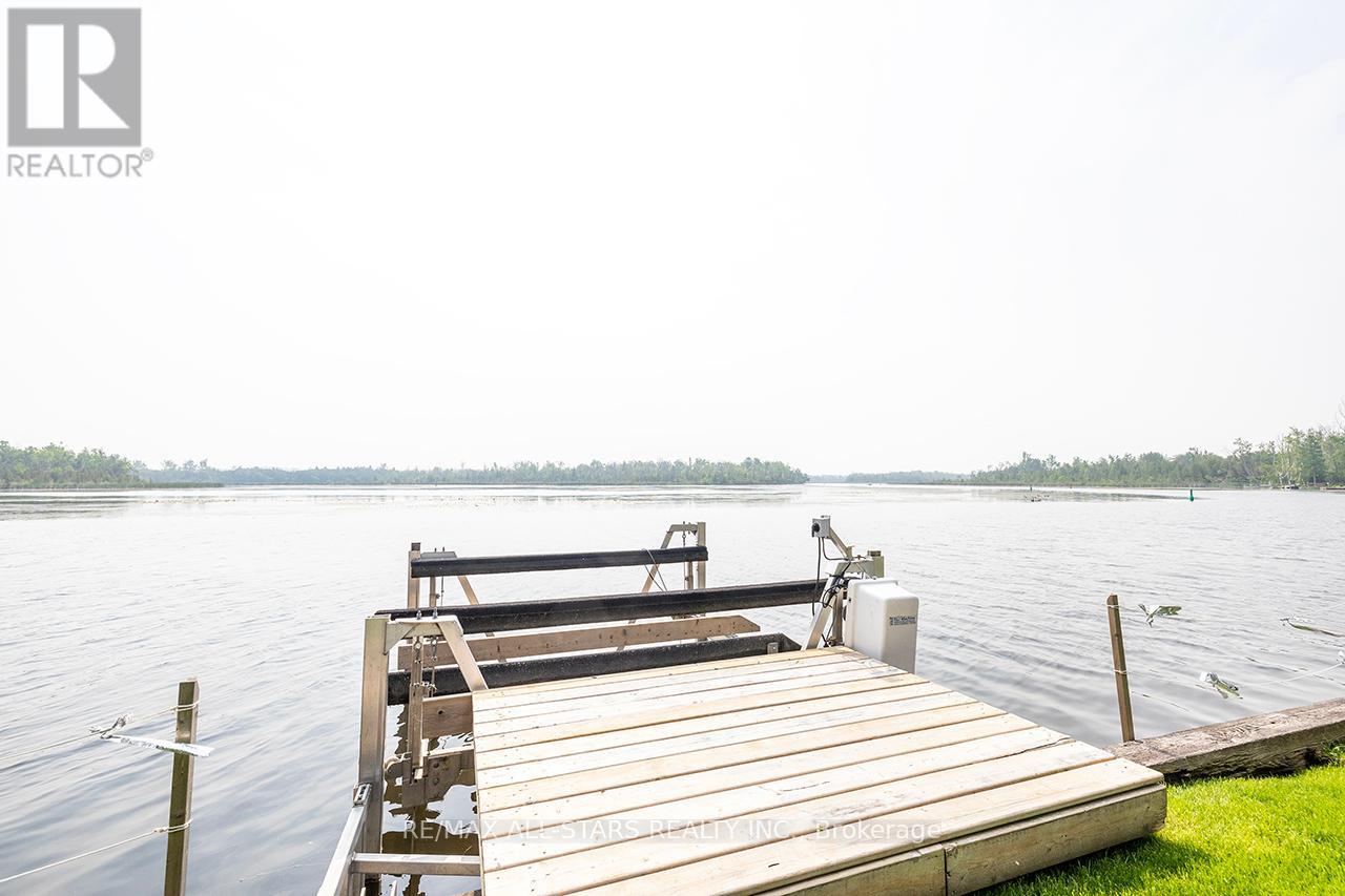 38 Riverside Drive, Kawartha Lakes (Lindsay), Ontario  K9V 0H6 - Photo 23 - X12207236