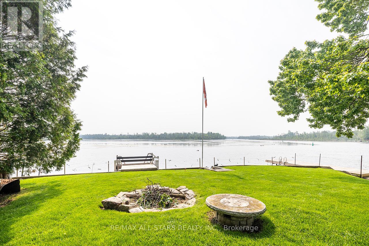 38 Riverside Drive, Kawartha Lakes (Lindsay), Ontario  K9V 0H6 - Photo 24 - X12207236