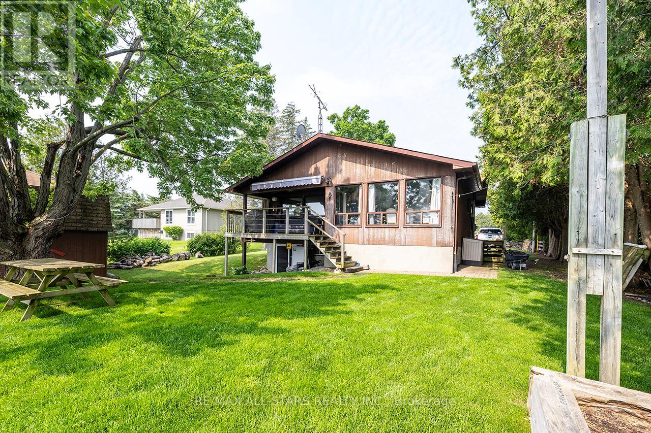 38 Riverside Drive, Kawartha Lakes (Lindsay), Ontario  K9V 0H6 - Photo 3 - X12207236