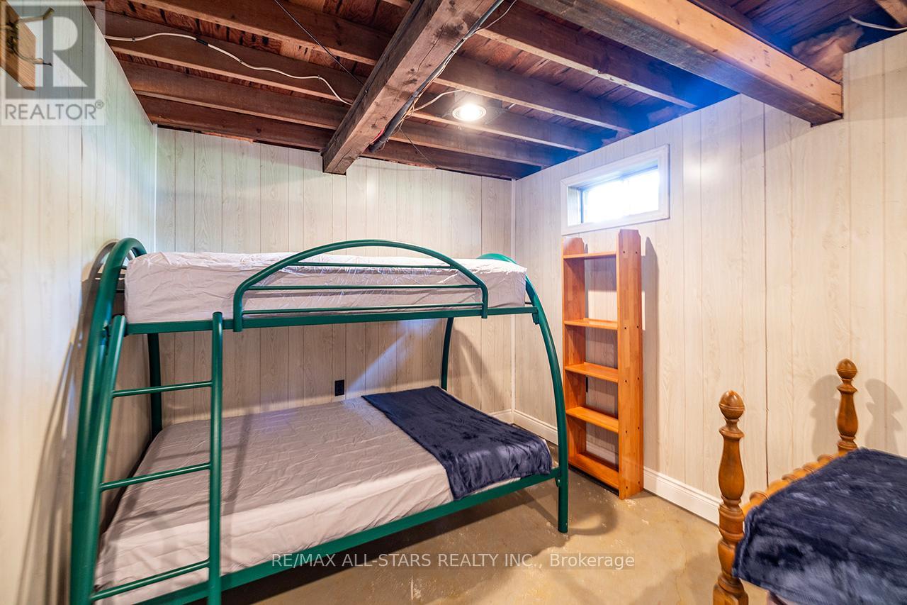 38 Riverside Drive, Kawartha Lakes (Lindsay), Ontario  K9V 0H6 - Photo 33 - X12207236