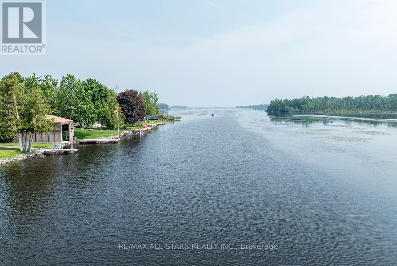 38 Riverside Drive, Kawartha Lakes (Lindsay), Ontario  K9V 0H6 - Photo 37 - X12207236