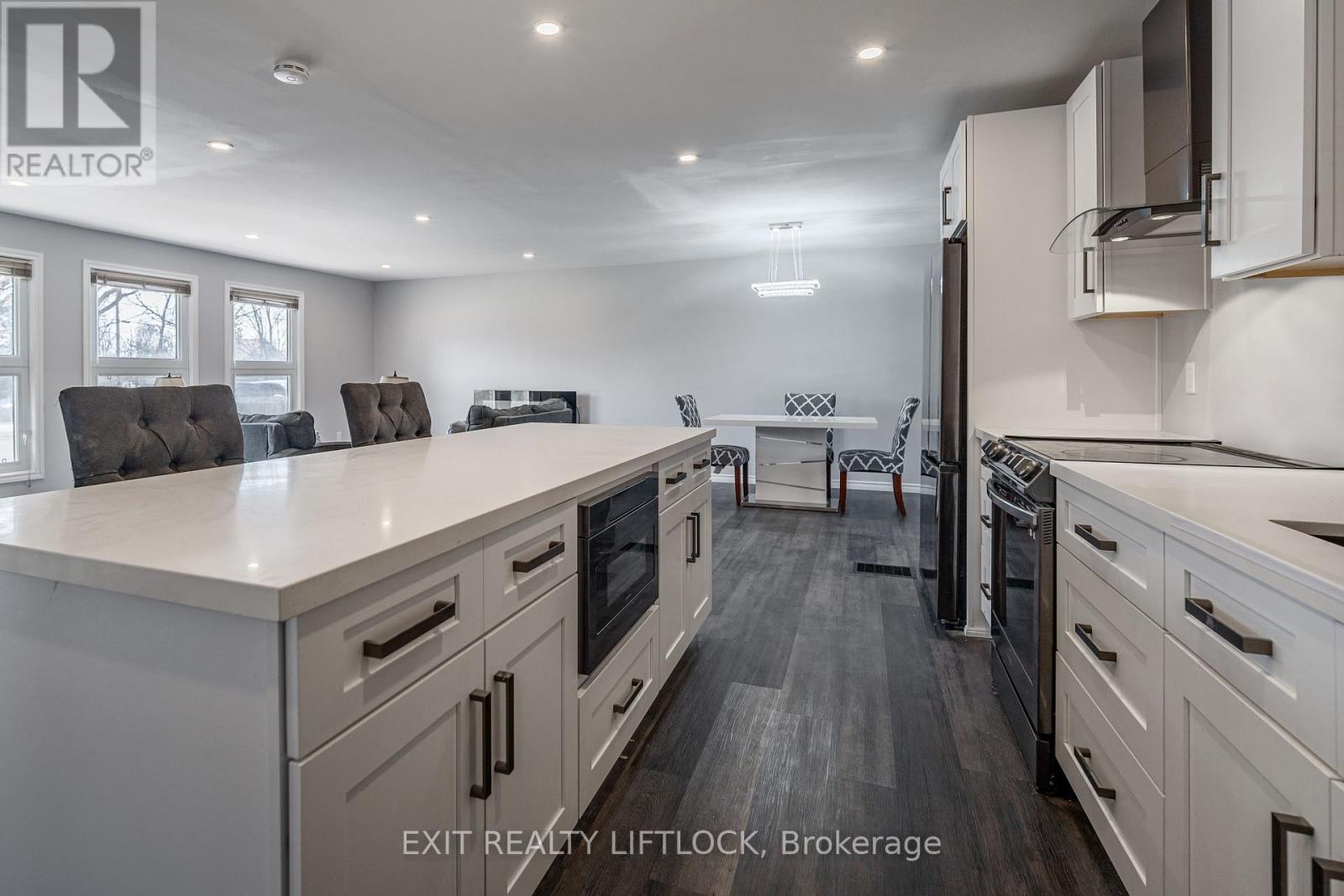 1802 Young's Point Road, Selwyn, Ontario  K0L 2H0 - Photo 10 - X12207440