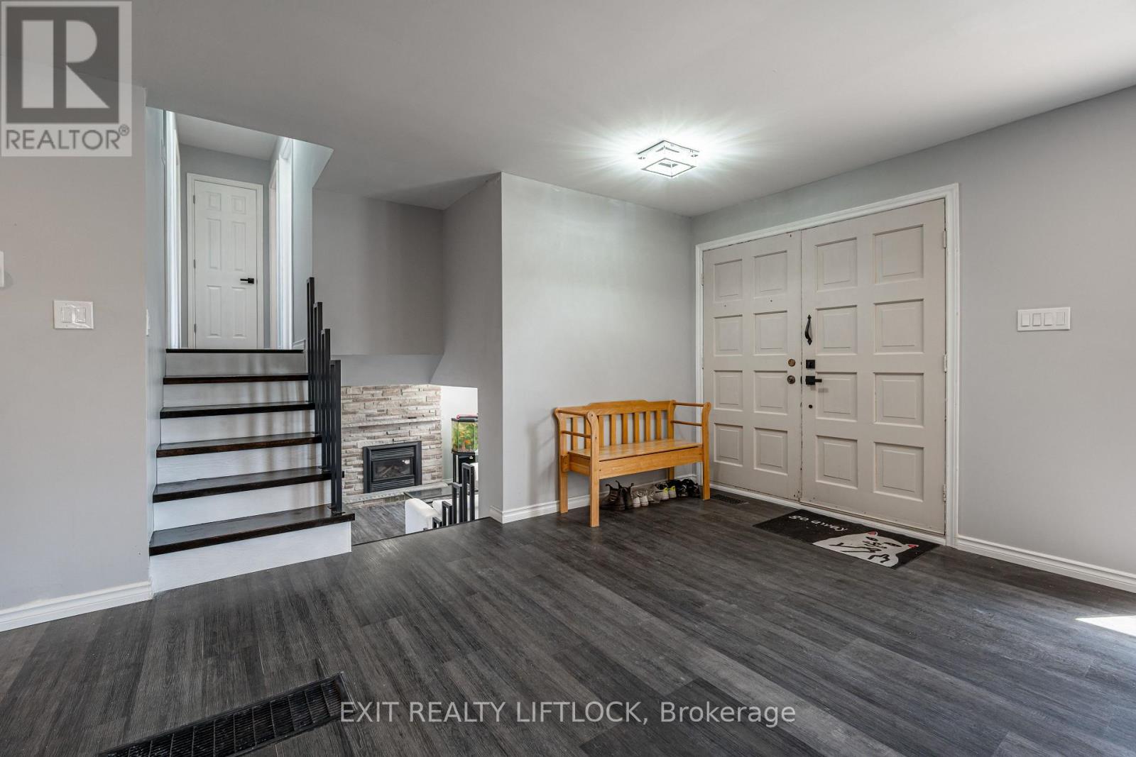 1802 Young's Point Road, Selwyn, Ontario  K0L 2H0 - Photo 15 - X12207440