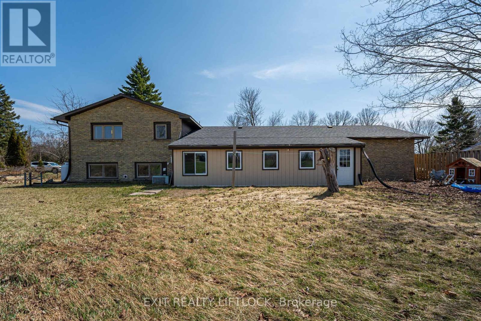 1802 Young's Point Road, Selwyn, Ontario  K0L 2H0 - Photo 32 - X12207440