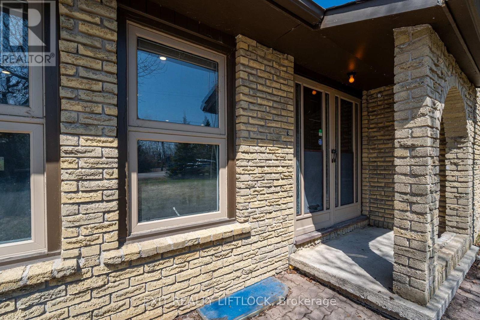 1802 Young's Point Road, Selwyn, Ontario  K0L 2H0 - Photo 4 - X12207440