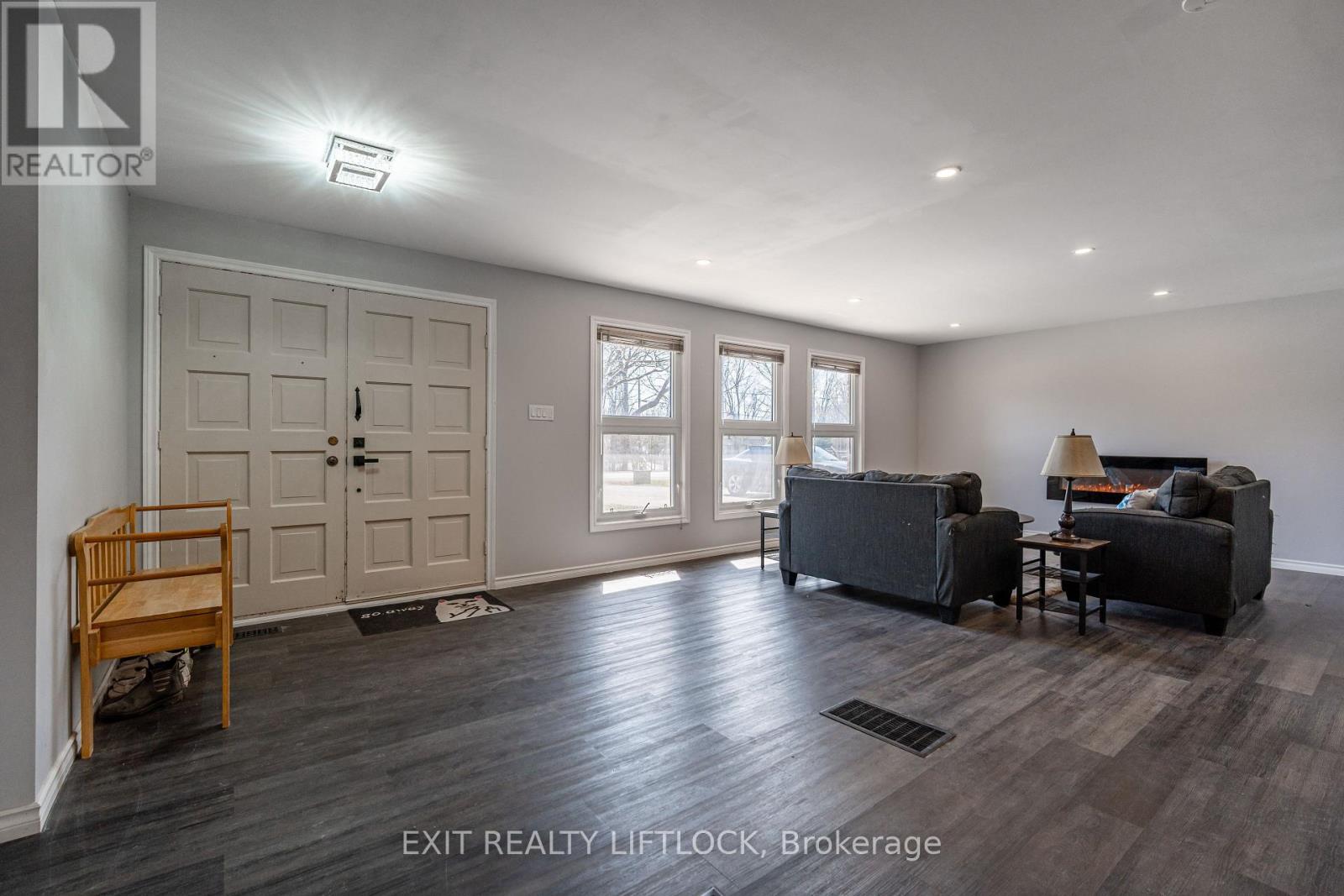 1802 Young's Point Road, Selwyn, Ontario  K0L 2H0 - Photo 5 - X12207440