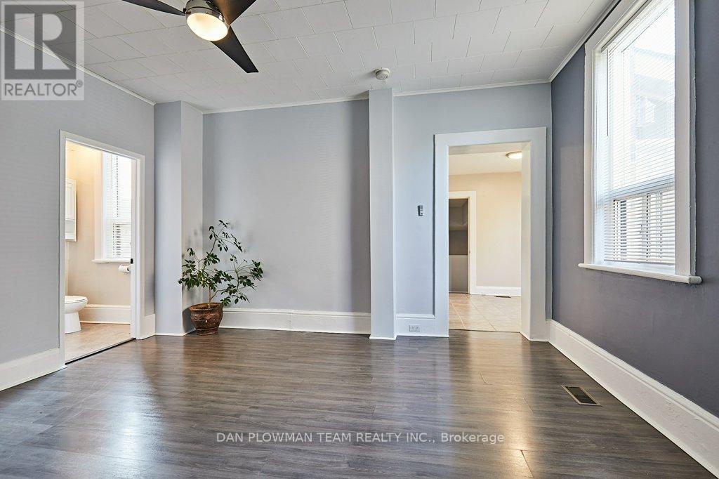 20 Queen Street, Kawartha Lakes (Lindsay), Ontario  K9V 1E9 - Photo 13 - X12207848