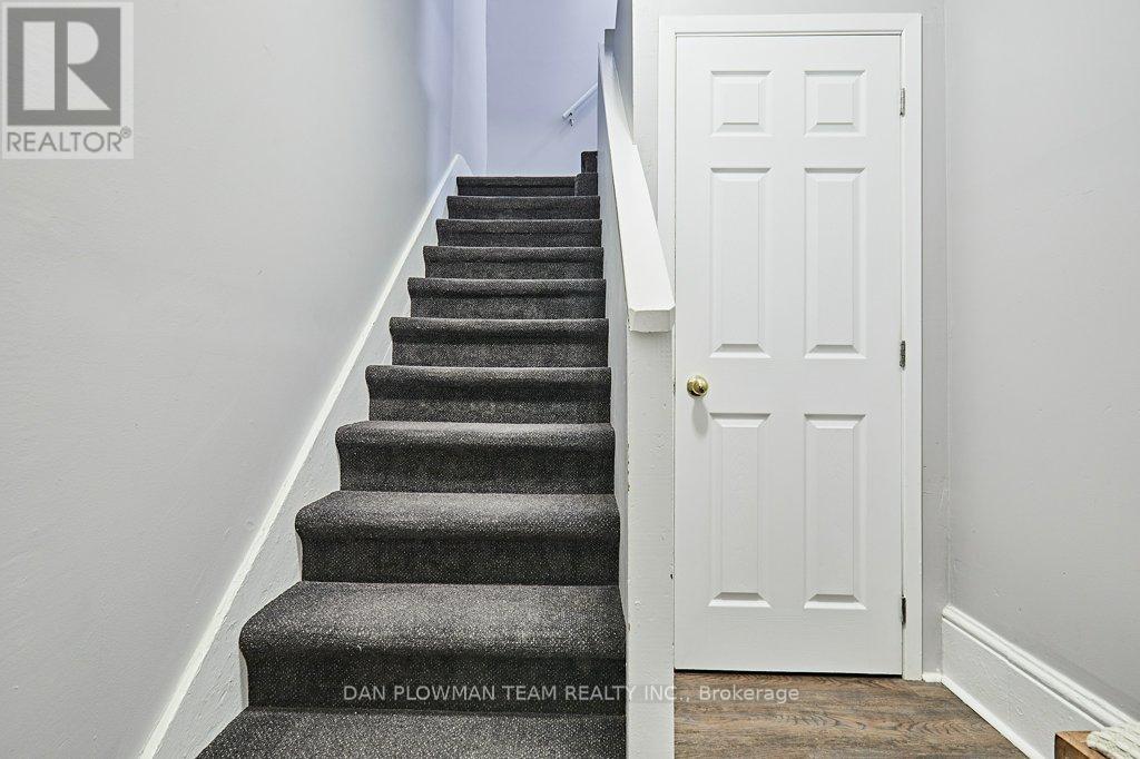 20 Queen Street, Kawartha Lakes (Lindsay), Ontario  K9V 1E9 - Photo 17 - X12207848
