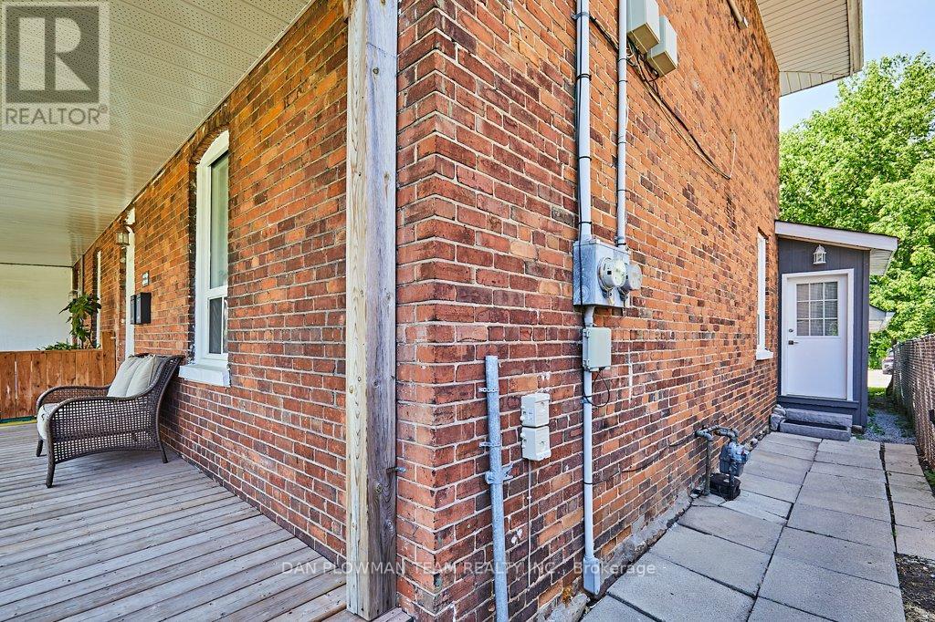 20 Queen Street, Kawartha Lakes (Lindsay), Ontario  K9V 1E9 - Photo 3 - X12207848