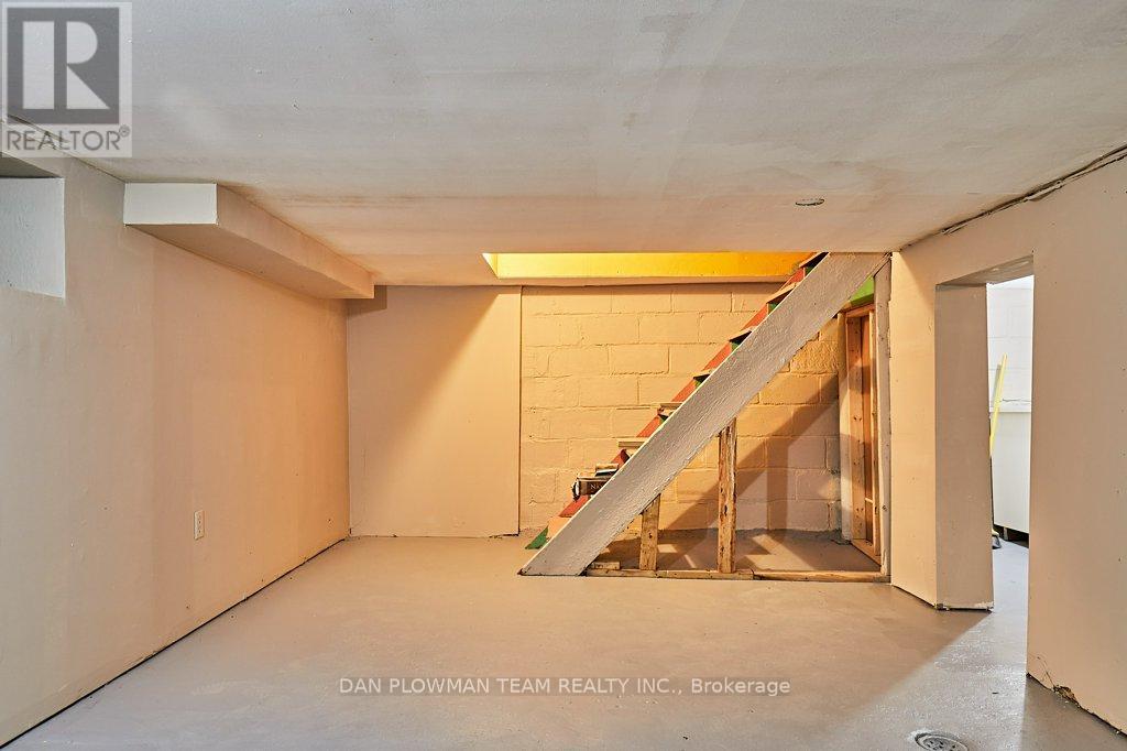 20 Queen Street, Kawartha Lakes (Lindsay), Ontario  K9V 1E9 - Photo 31 - X12207848