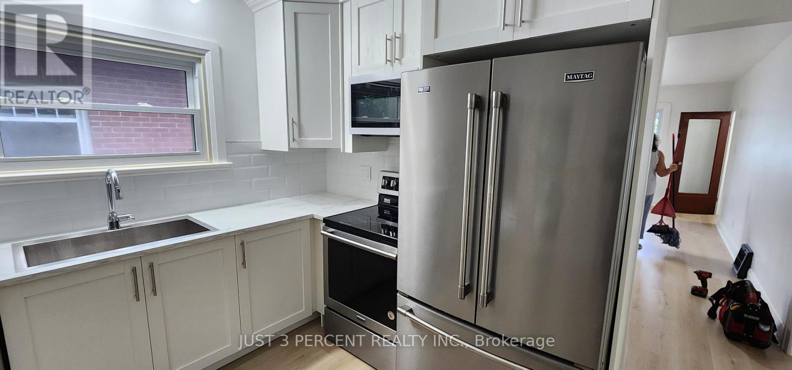 130 Romaine Street, Peterborough Central (South), Ontario  K9J 2C2 - Photo 14 - X12208779