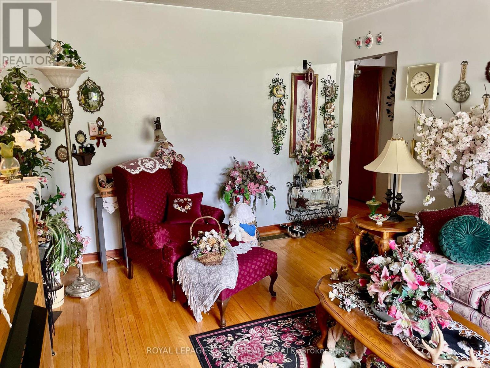 385 Bellevue Street, Peterborough North (South), Ontario  K9H 5G3 - Photo 11 - X12208839