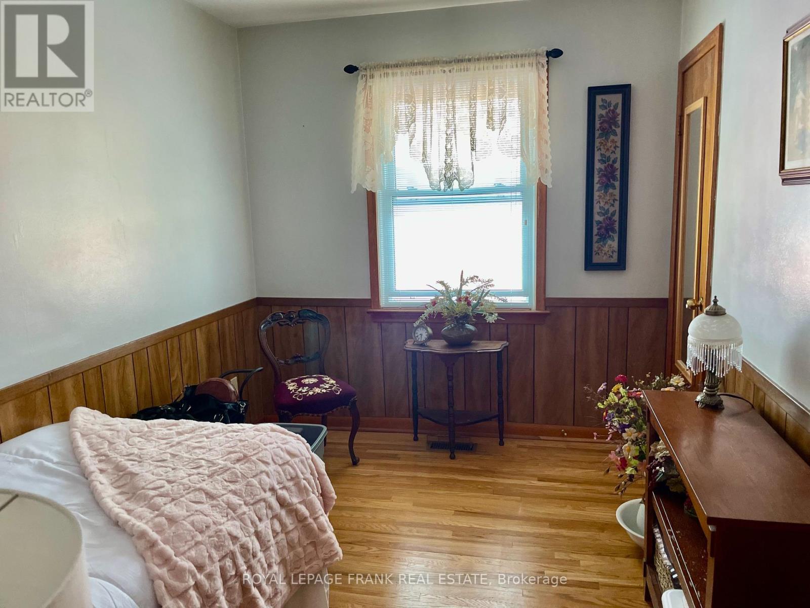 385 Bellevue Street, Peterborough North (South), Ontario  K9H 5G3 - Photo 17 - X12208839