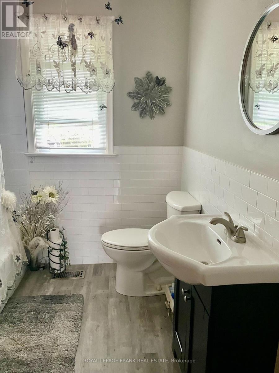 385 Bellevue Street, Peterborough North (South), Ontario  K9H 5G3 - Photo 19 - X12208839