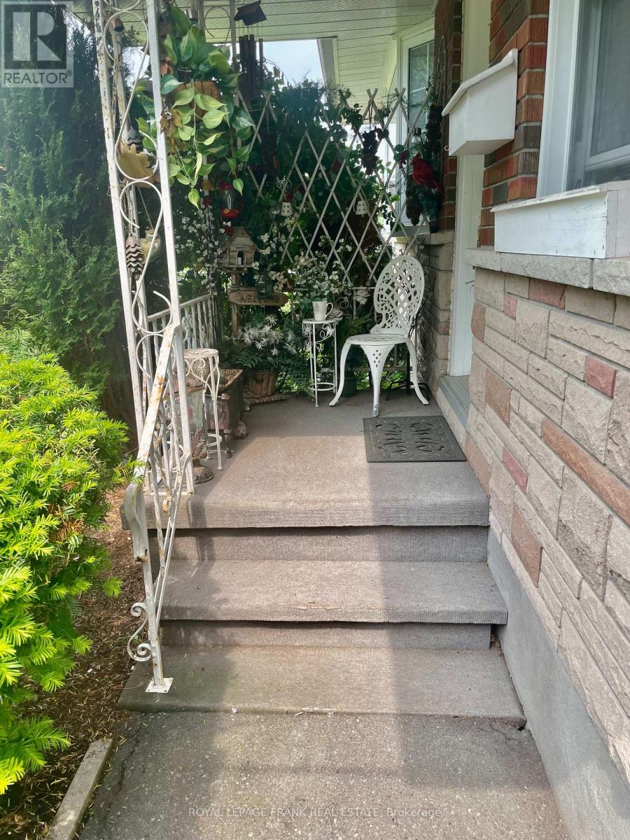 385 Bellevue Street, Peterborough North (South), Ontario  K9H 5G3 - Photo 6 - X12208839